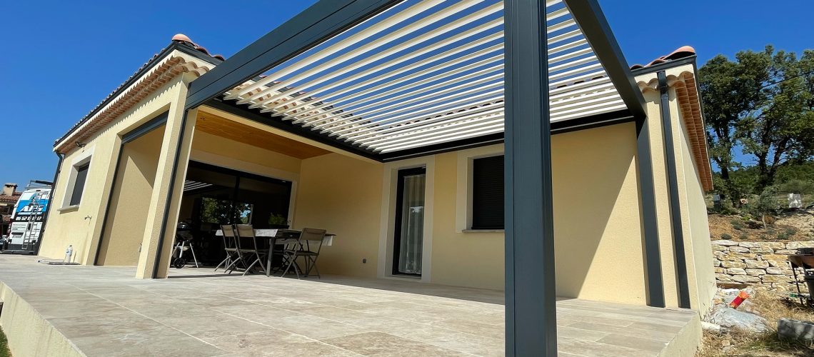Pergola bioclimatique sur-mesure près de Montélimar